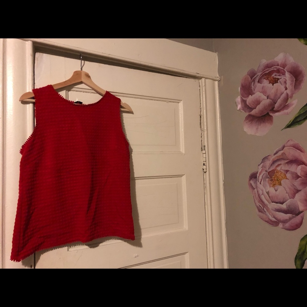 Beautiful Red Tulip-Back top with Scalloped Edges